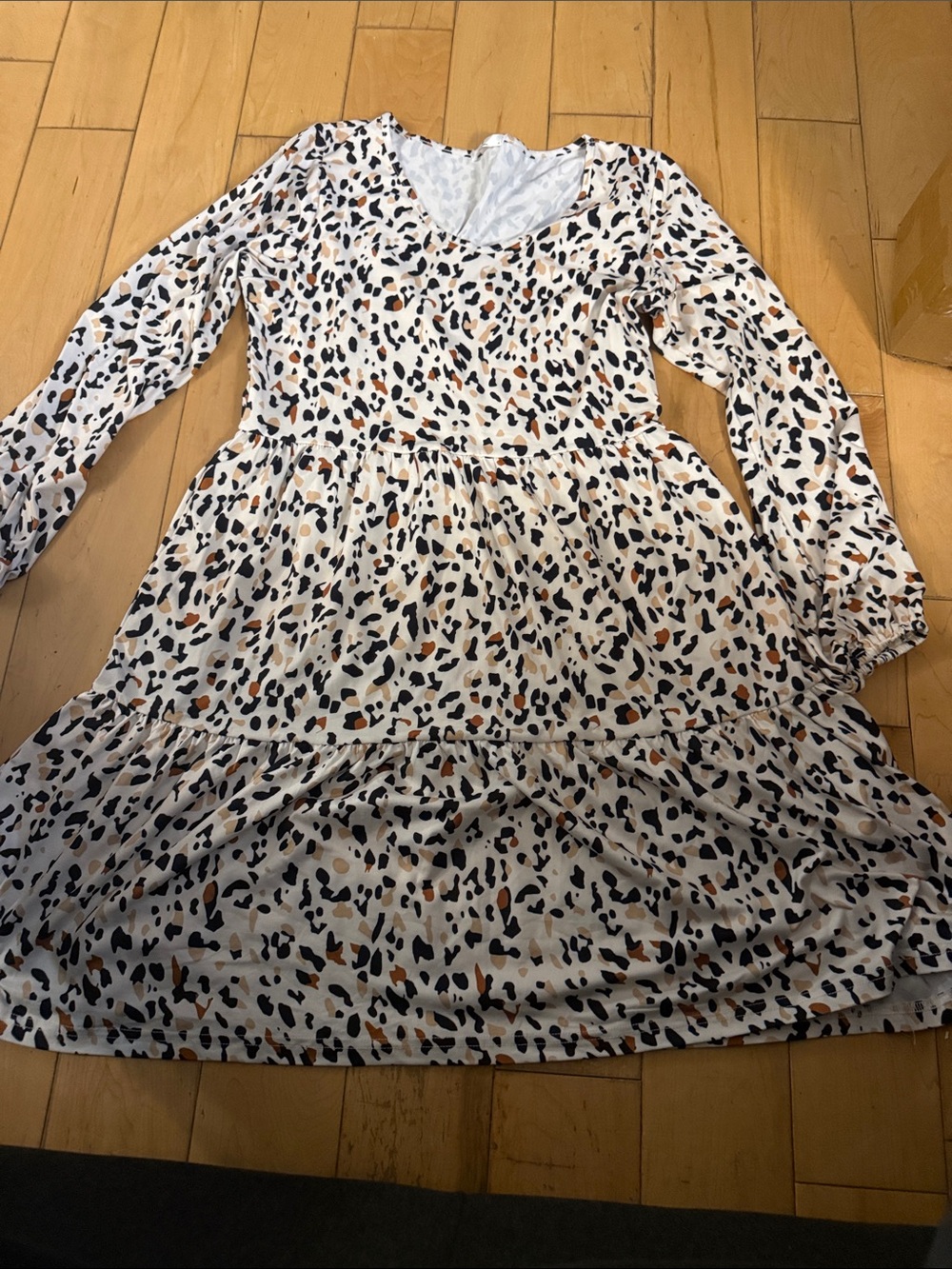 !it jeans Ivory Leopard-Spot V-Neck Tiered Long-Sleeve Dress